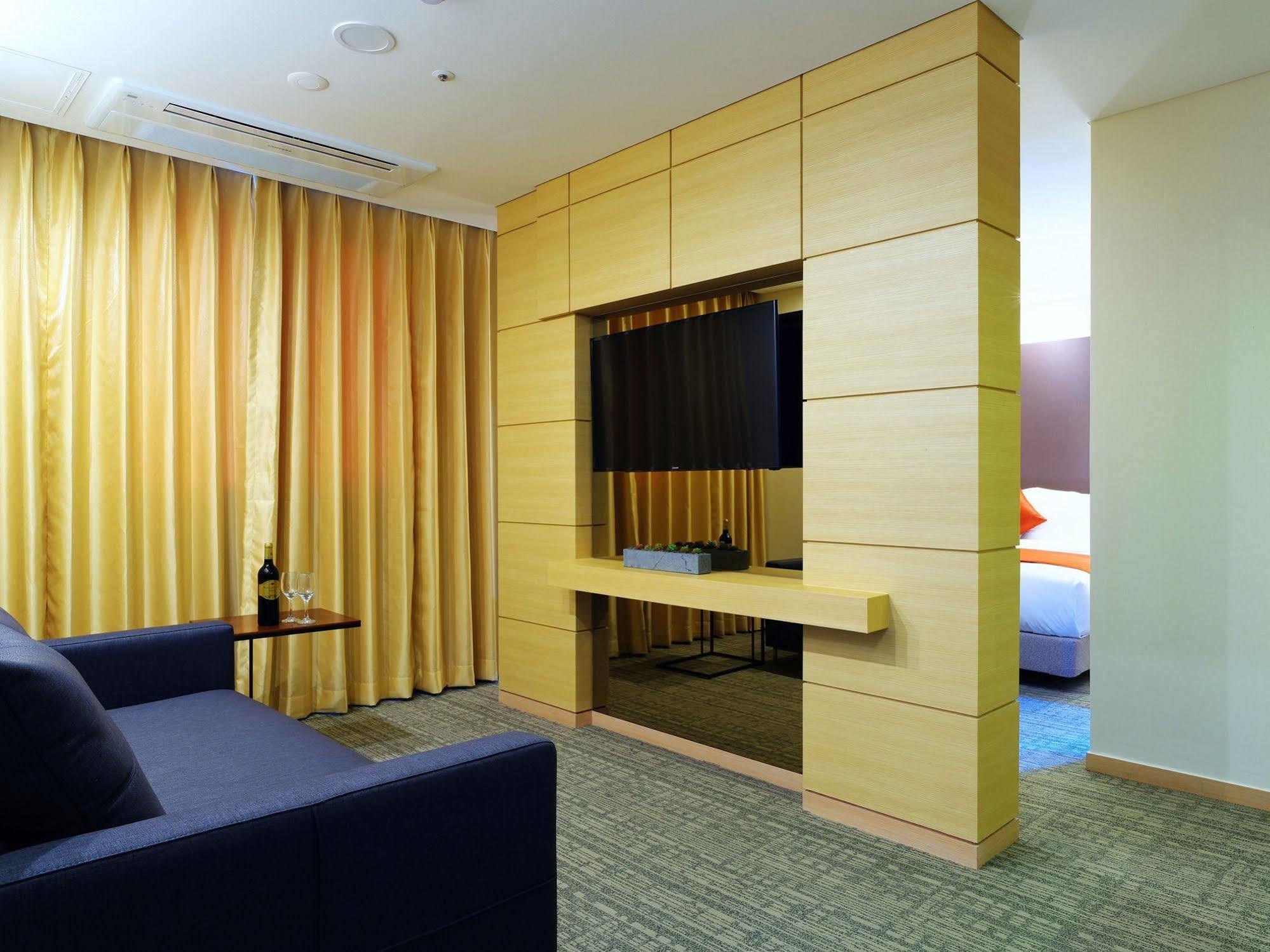 ออน ซิตี้ โฮเต็ล Hotel ชอนอัน ภายนอก รูปภาพ